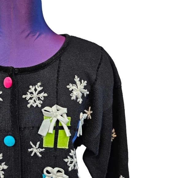 PBJ Sport Black Christmas Present Button Front Cardigan Sweater Size Small J5 - Picture 2 of 8